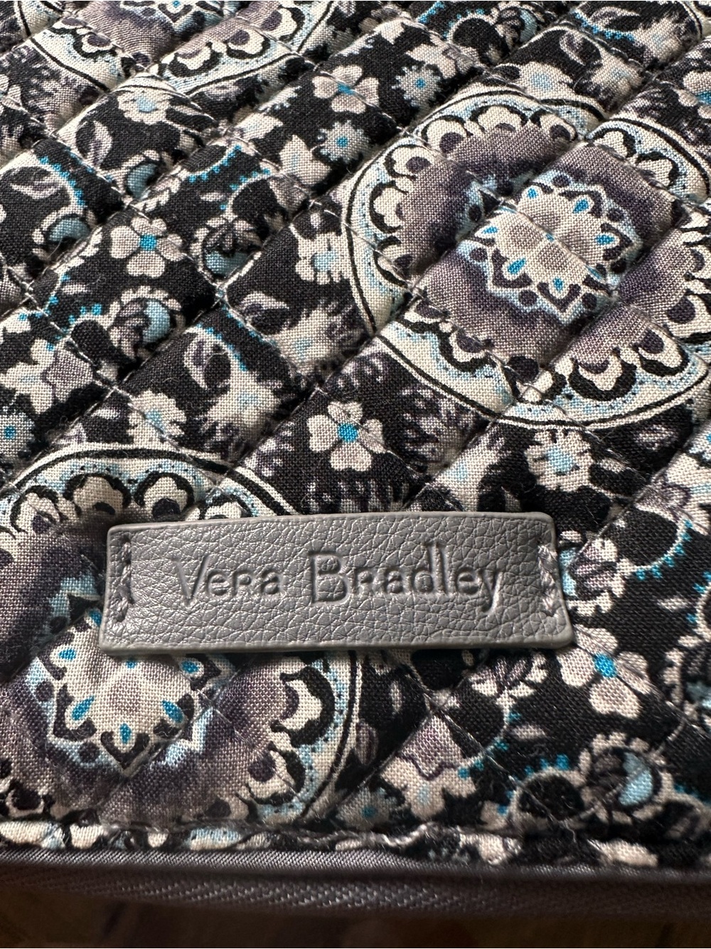 NWOT Vera Bradley Quilted Tablet iPad Organizer Case Charcoal Medallion Print - Picture 3 of 8